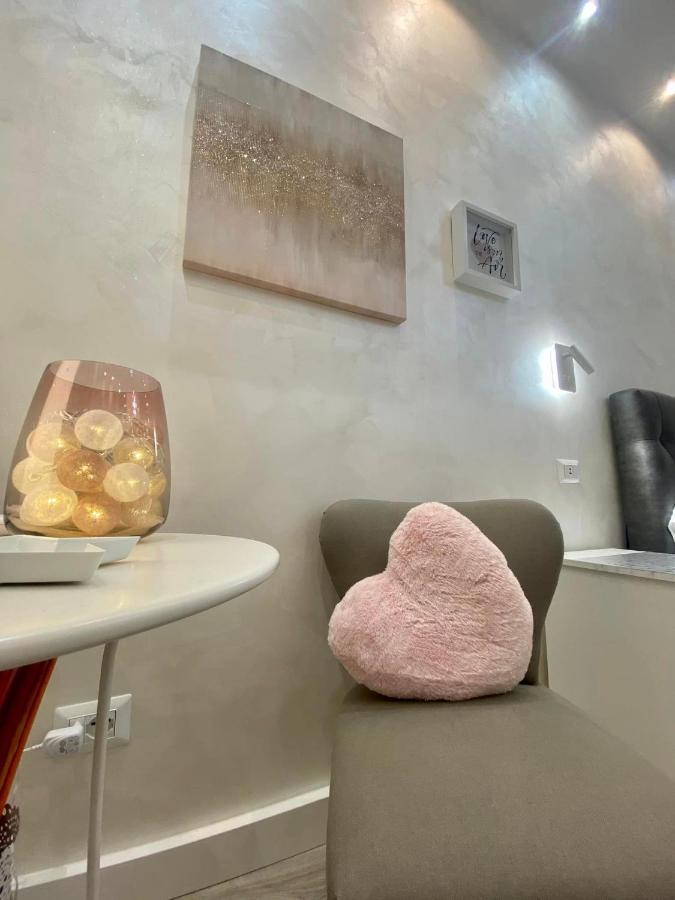 Apartment Close To The Coloseum, 2 Minutes Walk From Metro A Εξωτερικό φωτογραφία